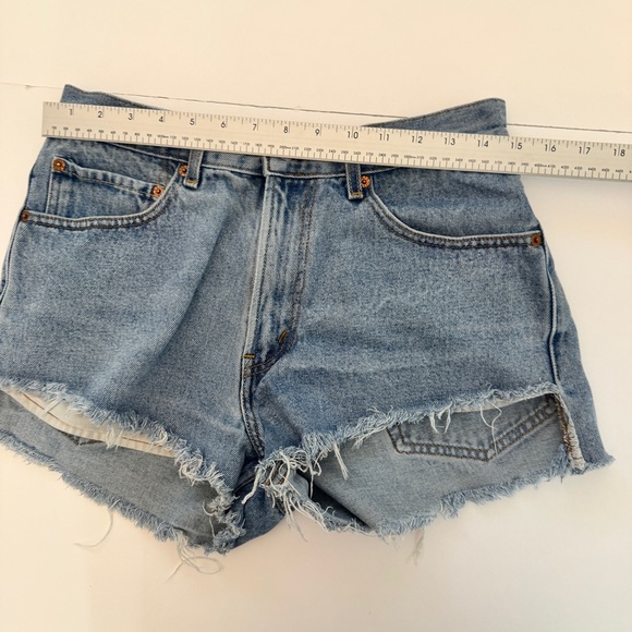 Levi's 550 High Waist Shorts Zip Fly Relaxed Fit Jeans Denim Blue Distressed 32 - Picture 6 of 13